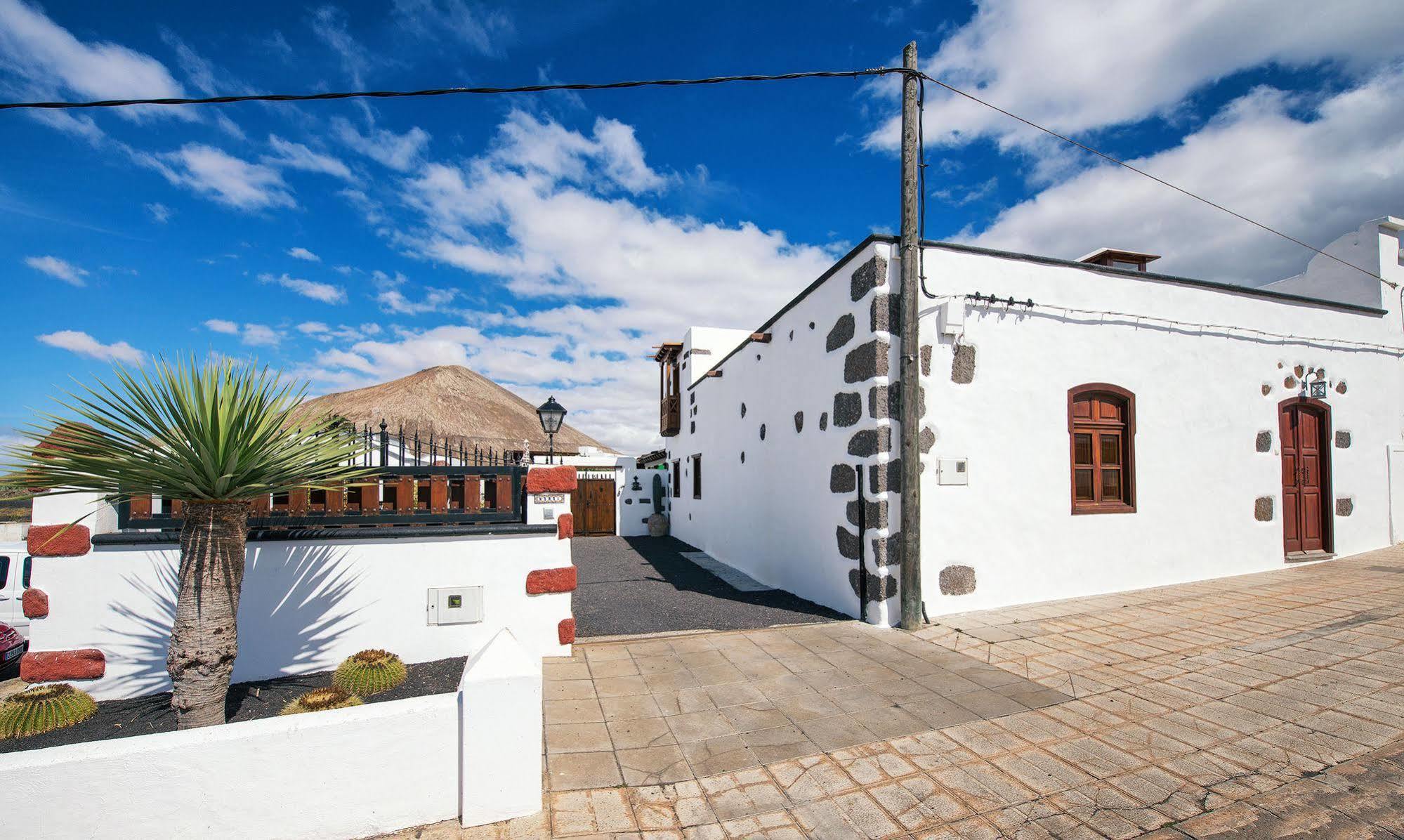 Gasthaus Casa Emblematica Garaday Lanzarote Tinajo Exterior foto