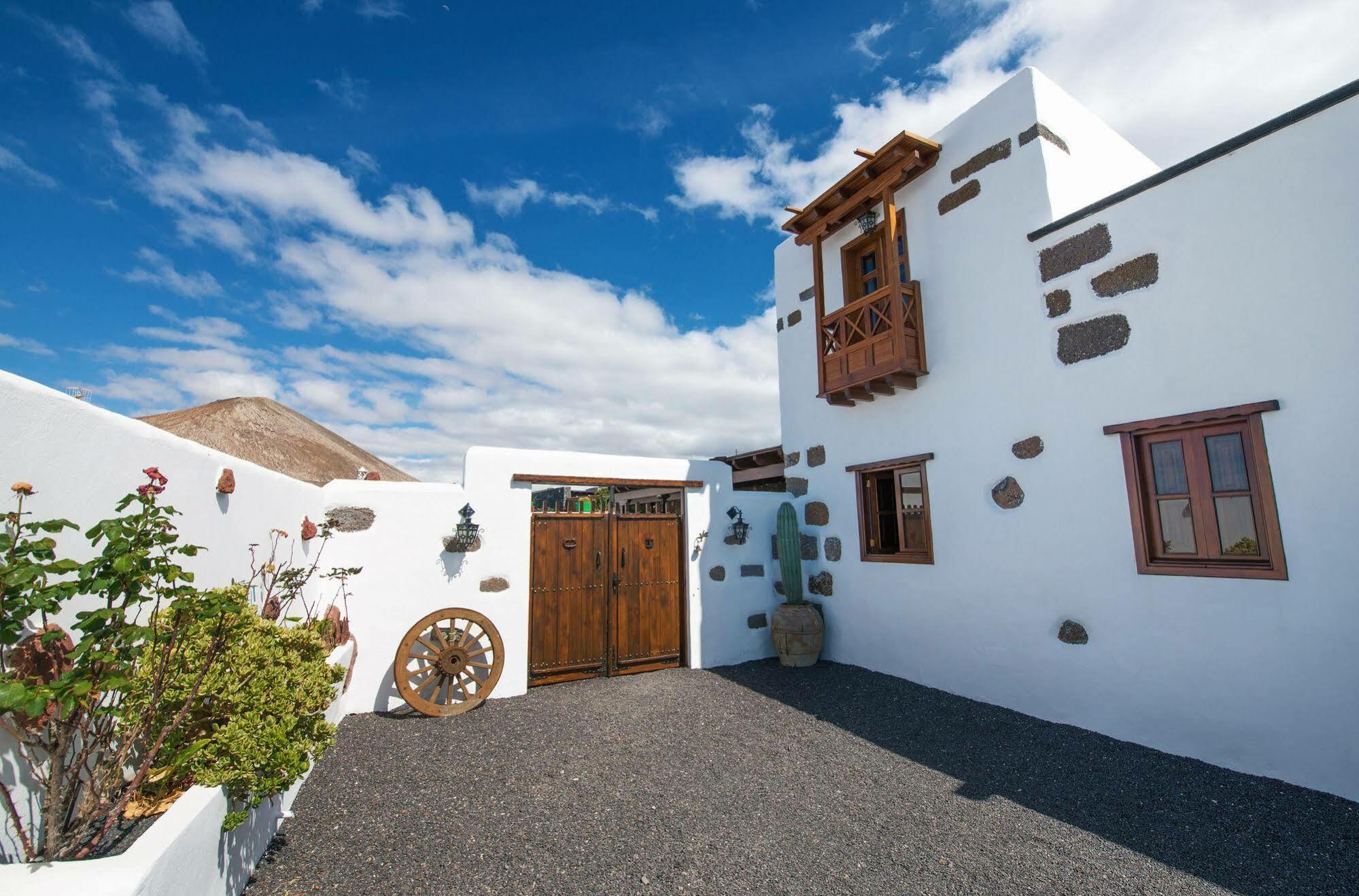 Gasthaus Casa Emblematica Garaday Lanzarote Tinajo Exterior foto
